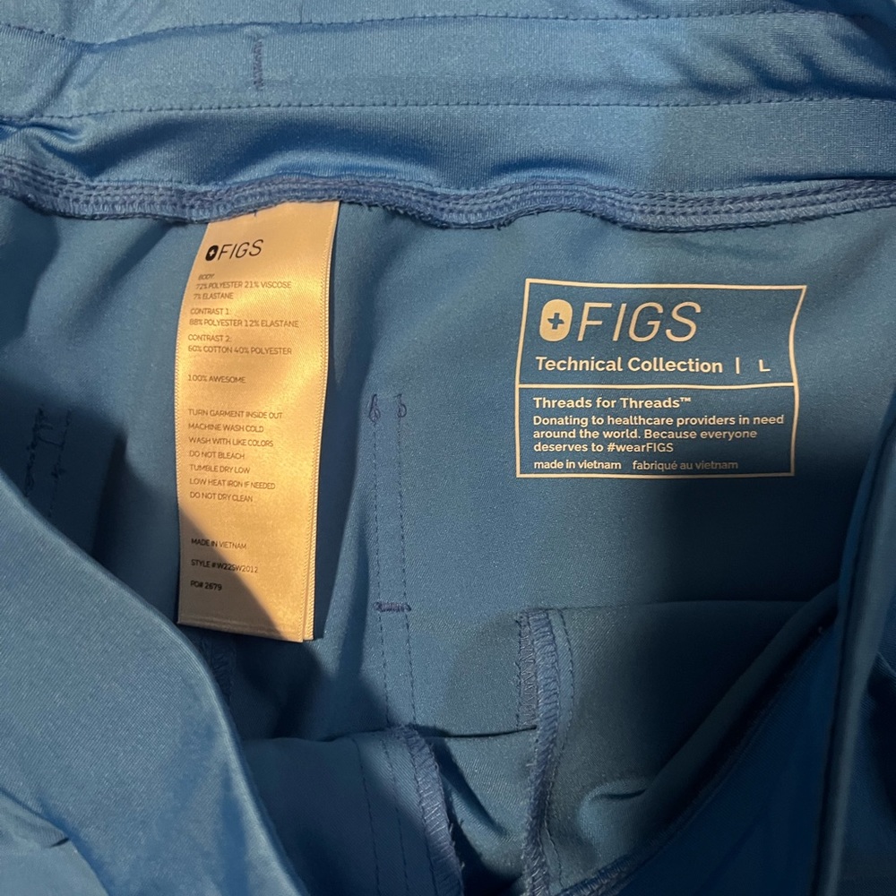 FIGS SCRUB SET - Picture 5 of 5